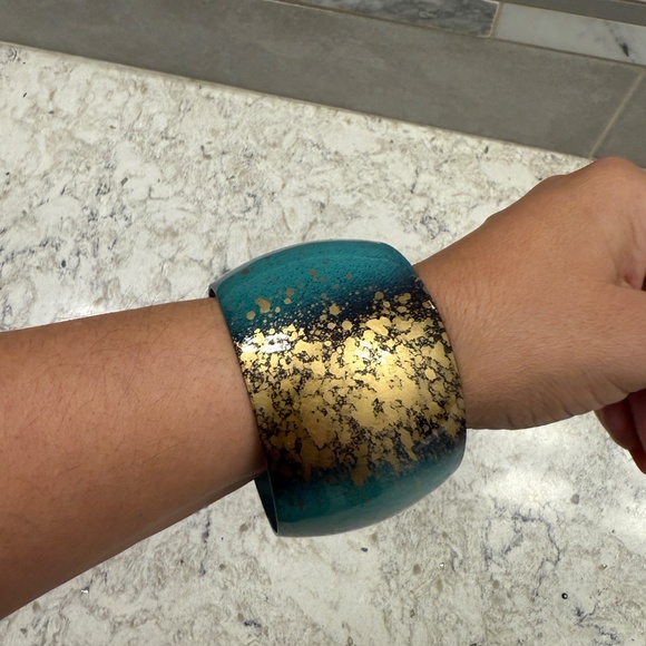 Oversized Bracelet with teal and gold splattered design - Picture 2 of 6
